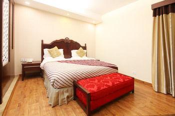 Oyo Premium Pitampura Hotel New Delhi Exterior foto
