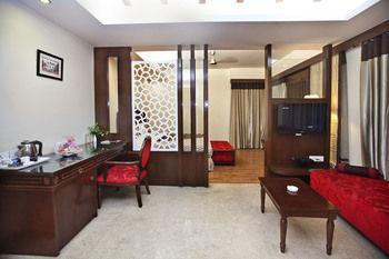 Oyo Premium Pitampura Hotel New Delhi Exterior foto