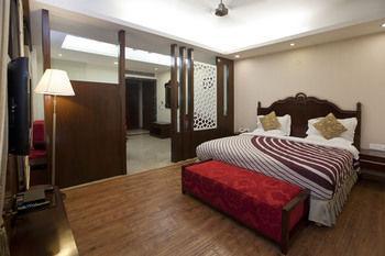 Oyo Premium Pitampura Hotel New Delhi Exterior foto