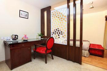 Oyo Premium Pitampura Hotel New Delhi Exterior foto