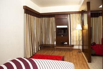 Oyo Premium Pitampura Hotel New Delhi Exterior foto