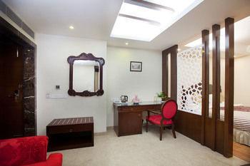Oyo Premium Pitampura Hotel New Delhi Exterior foto