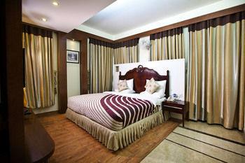 Oyo Premium Pitampura Hotel New Delhi Exterior foto