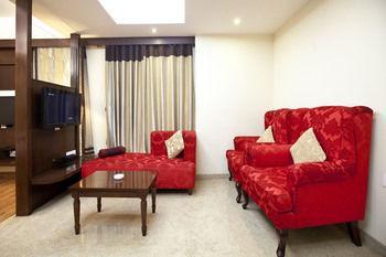 Oyo Premium Pitampura Hotel New Delhi Exterior foto